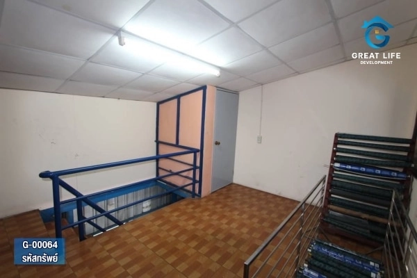 บ้านเดี่ยว 2 ชั้น 2 หลัง ริมถนนสายหลัก ซอย หมู่บ้านศรีเพชรการเคหะ รูปที่ 15