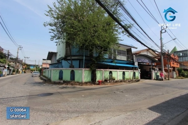 บ้านเดี่ยว 2 ชั้น 2 หลัง ริมถนนสายหลัก ซอย หมู่บ้านศรีเพชรการเคหะ รูปที่ 2
