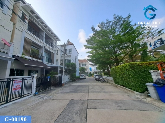 ขายบ้านทาวน์โฮม 3 ชั้น บ้านกลางเมือง ติดถนนศรีนครินทร์ รูปที่ 2